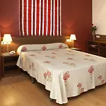 Alegria Plaza Paris & 4 Sup Hotel Lloret de Mar