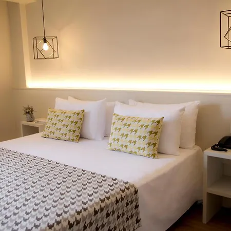 Alegria Plaza Paris & 4 Sup 4* Lloret de Mar